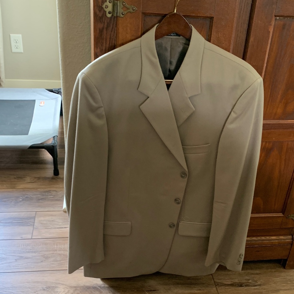 Elegant Charcoal Gray Men's Suit